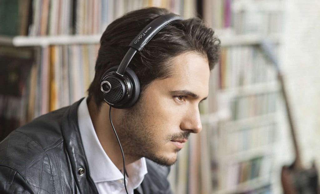 Philips Fidelio M2L High Resolution Headphones Wear