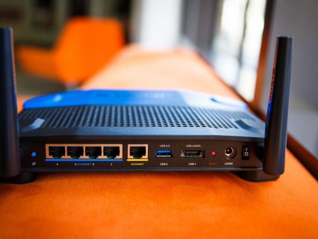 Linksys WRT1200AC Dual-Band Wireless Gigabit Router